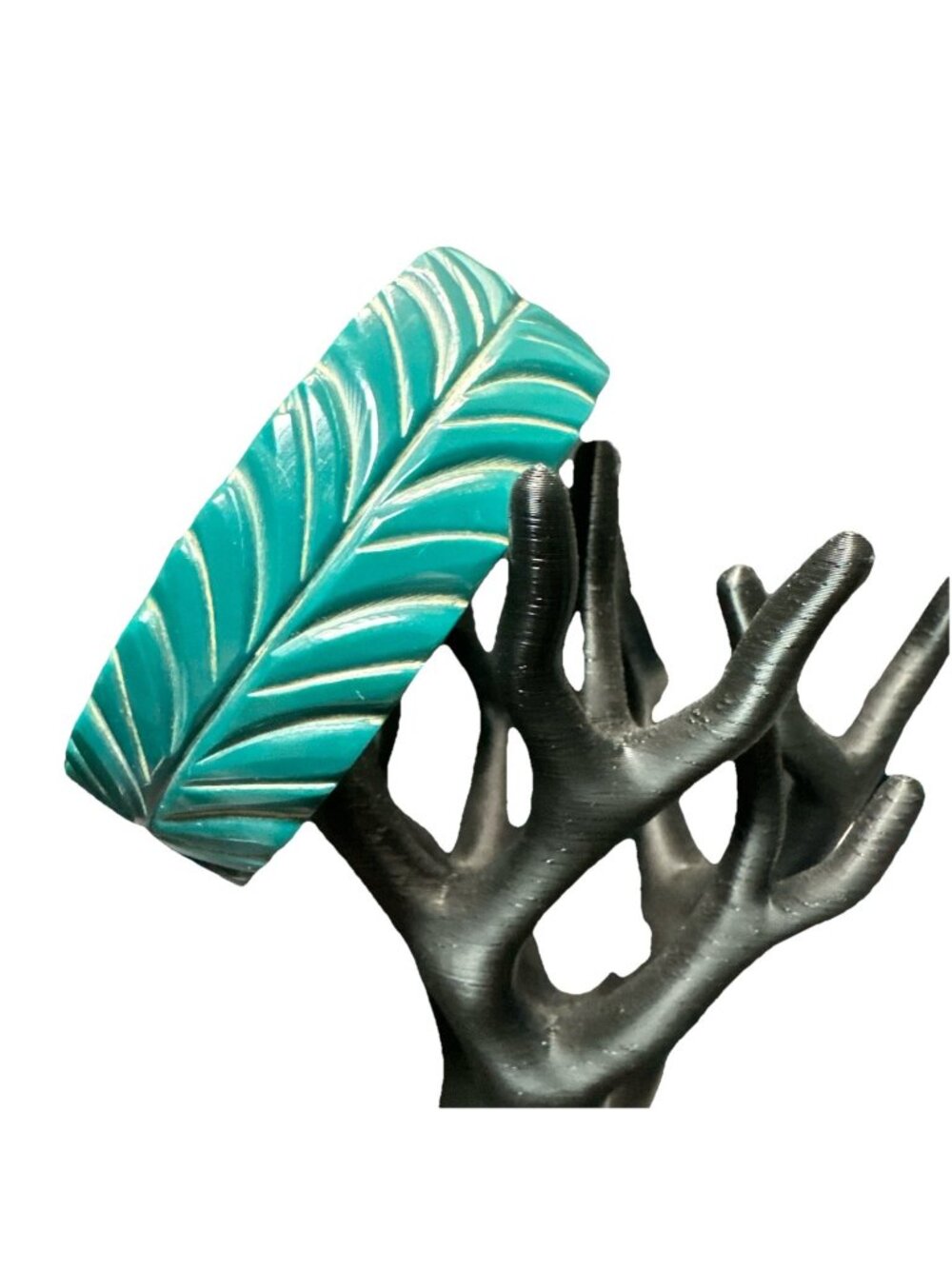 Vintage Acrylic MCM Dark Green Carved Leaf Tropical Tribal Bangle Bracelet